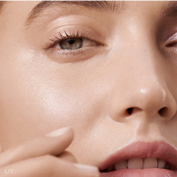 $23❤️🔥 LAST 1! Westman Atelier Lit Up Highlight Stick LIT Mini NEW Highlighter - Picture 5 of 7